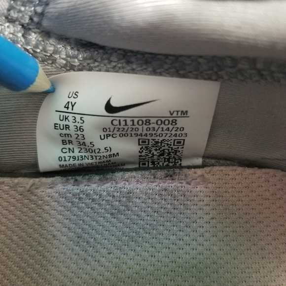 Nike Air Max 270 - Picture 8 of 10